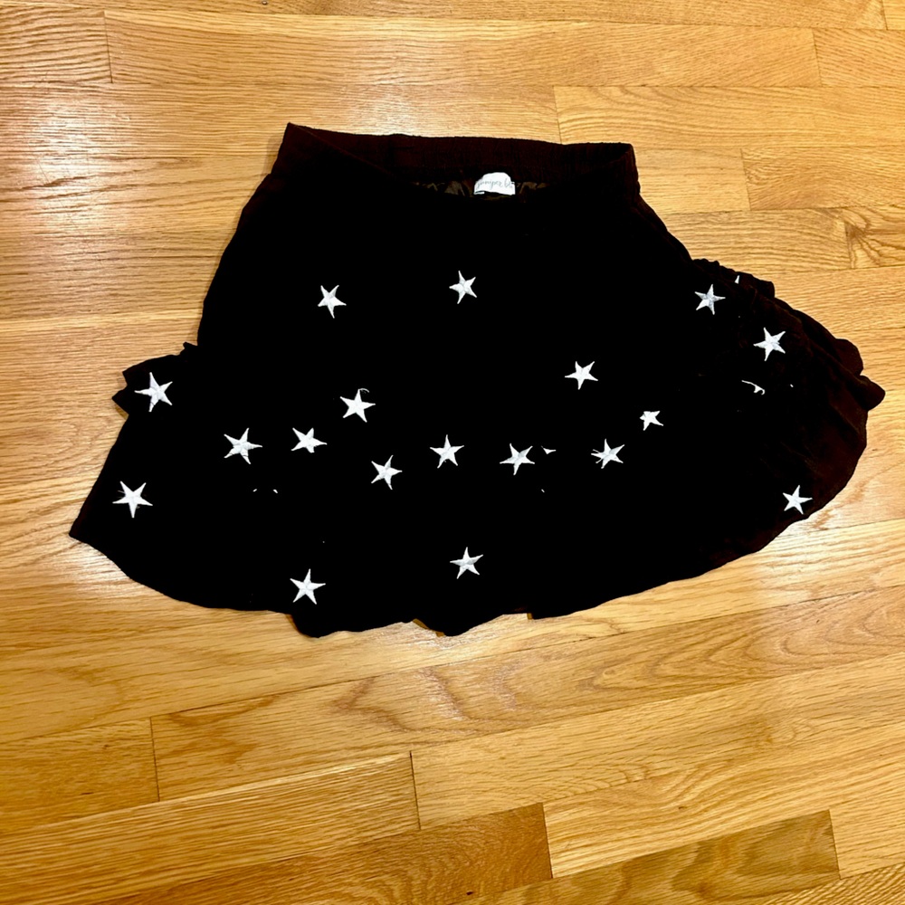 Juniper blue fun star skirt
South Moon Under